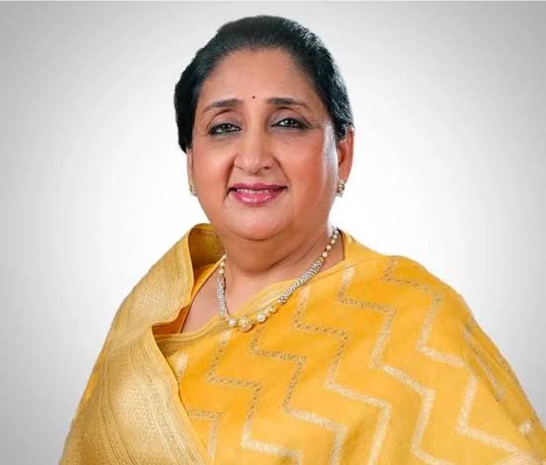 श्रीमती सुनेत्राताइ अजित पवार